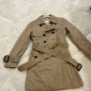 Beautiful Banana Republic Trench